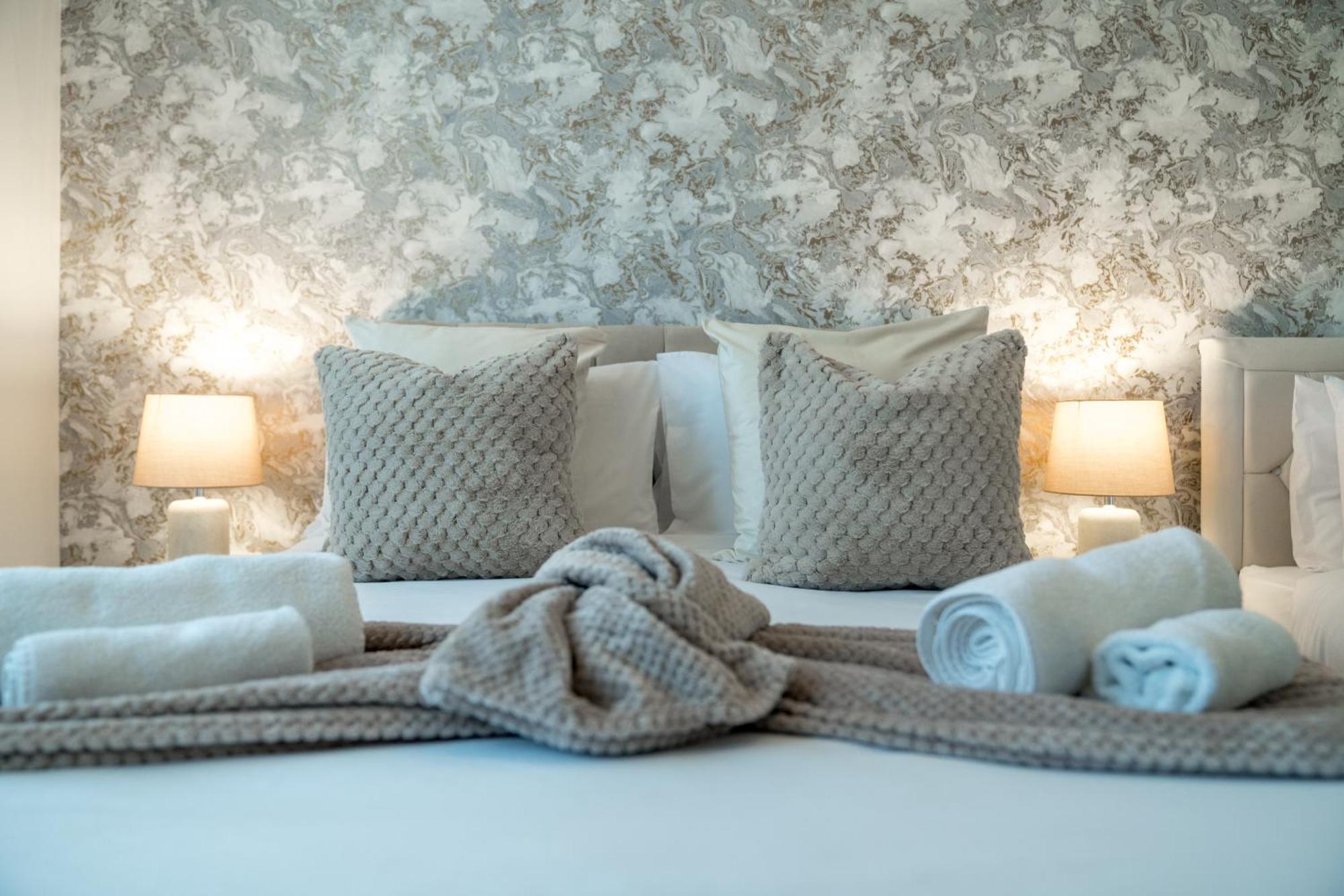 Lux 3Bed Near Wembley With Parking By Oceana Group - Sleeps 8 Apartment ฮาร์โรว์ ภายนอก รูปภาพ