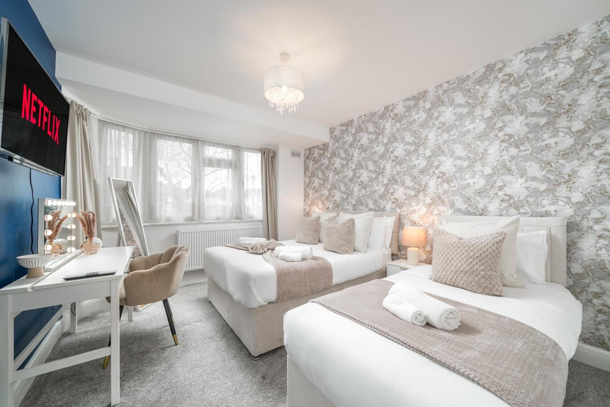 Lux 3Bed Near Wembley With Parking By Oceana Group - Sleeps 8 Apartment ฮาร์โรว์ ภายนอก รูปภาพ